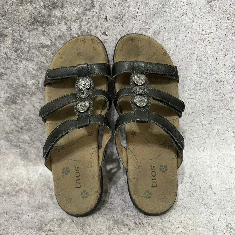 Taos Prize 3 Sandals Womens 9 Black Leather Medallion Comfort Strappy